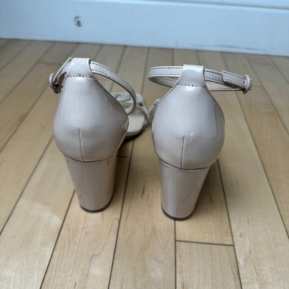 UNISA Nude Neutral Chain Link Detail Heels Sandals Size 9.5 Patent - Picture 9 of 13